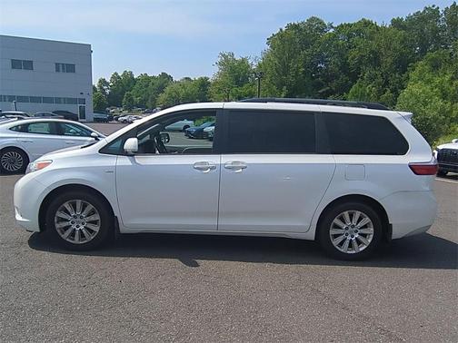 2016 Toyota Sienna XLE