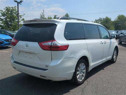 2016 Toyota Sienna XLE