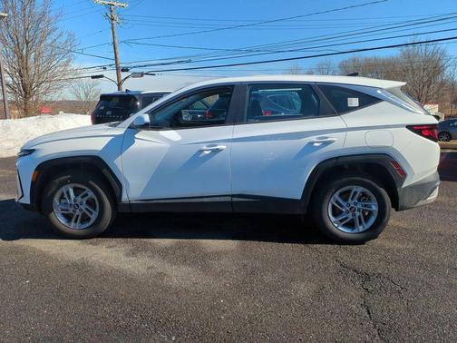 2025 Hyundai TUCSON SE