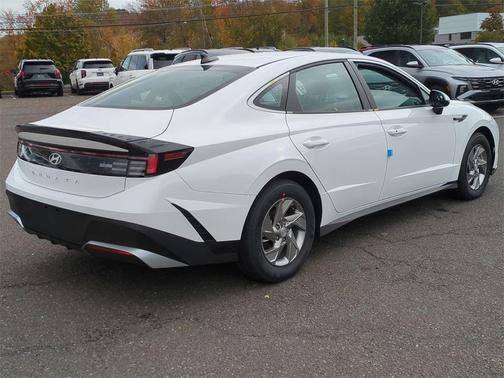 2026 Hyundai SONATA SE