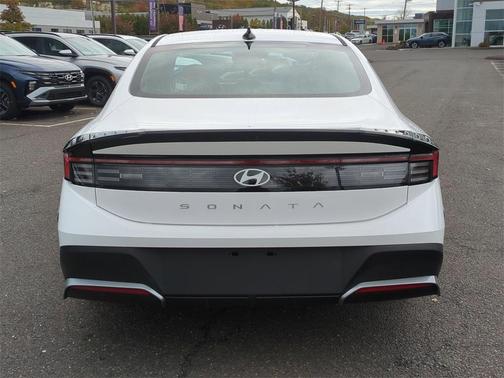 2026 Hyundai SONATA SE