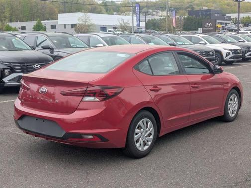 Scarlet Red Pearl 2020 Hyundai ELANTRA SE