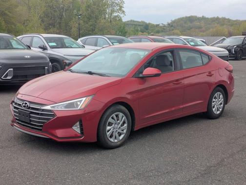 Scarlet Red Pearl 2020 Hyundai ELANTRA SE