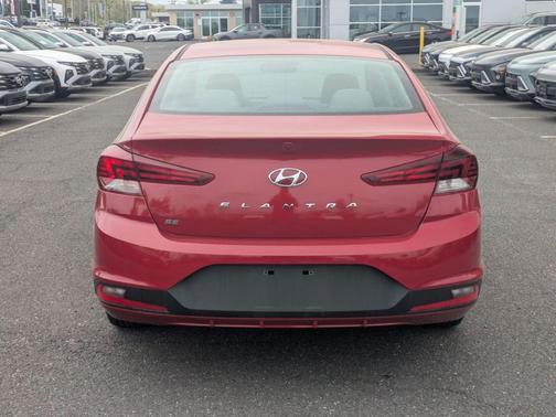 Scarlet Red Pearl 2020 Hyundai ELANTRA SE
