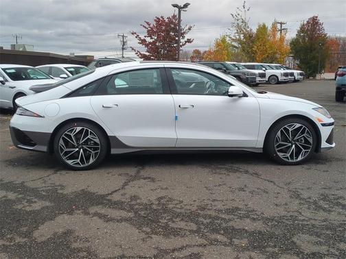 2025 Hyundai IONIQ 6 Limited