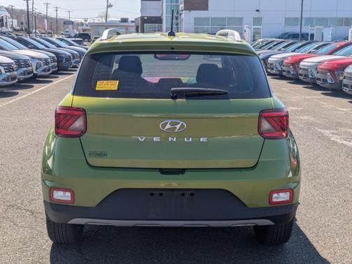 2023 Hyundai VENUE SEL