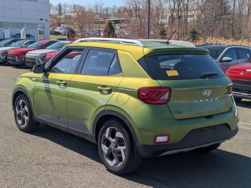 2023 Hyundai VENUE SEL