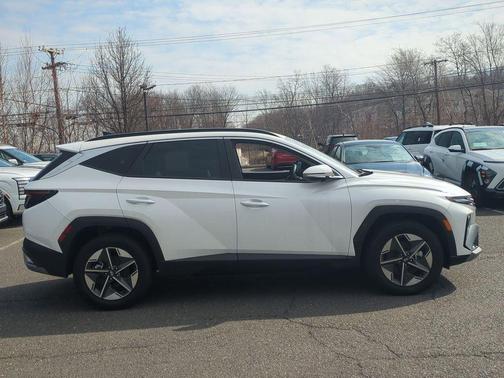 White Pearl 2025 Hyundai TUCSON SEL Convenience