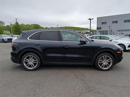 2021 Porsche Cayenne Base