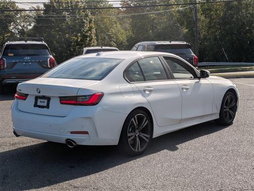 2023 BMW 330 i xDrive