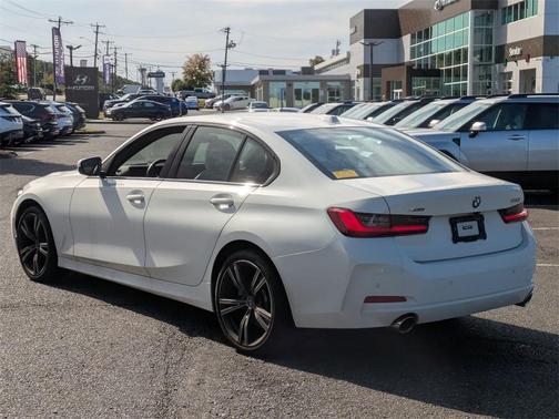 2023 BMW 330 i xDrive
