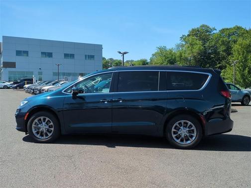 2022 Chrysler Pacifica Touring-L
