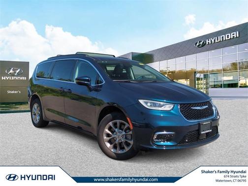2022 Chrysler Pacifica Touring-L