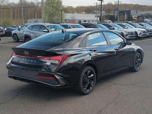 Black 2026 Hyundai ELANTRA SEL Sport