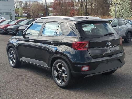 Onyx Black 2026 Hyundai VENUE SEL