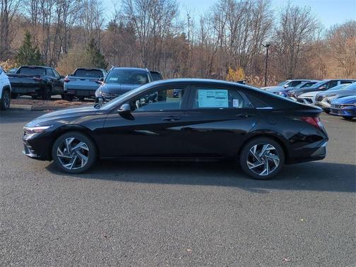 2025 Hyundai ELANTRA Limited