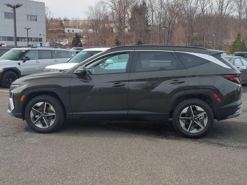 Green 2025 Hyundai TUCSON SEL