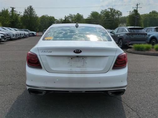 2019 Kia K900 Luxury