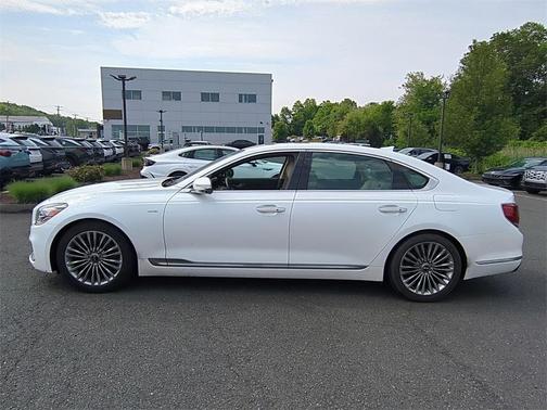 2019 Kia K900 Luxury