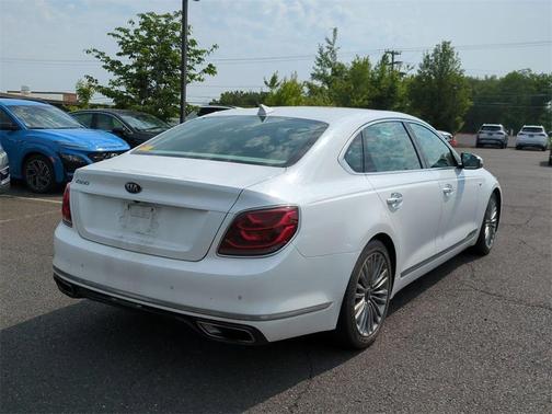 2019 Kia K900 Luxury