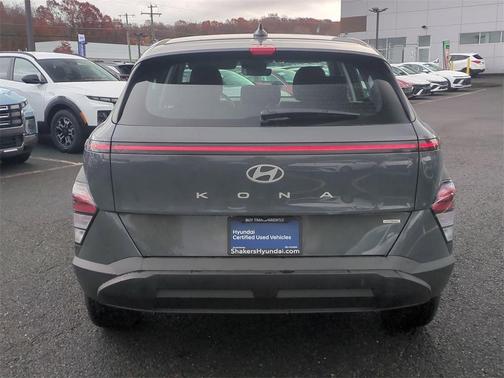 2025 Hyundai KONA SE