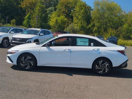 2025 Hyundai ELANTRA SEL Sport