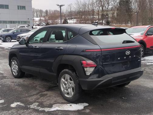 2024 Hyundai KONA SE