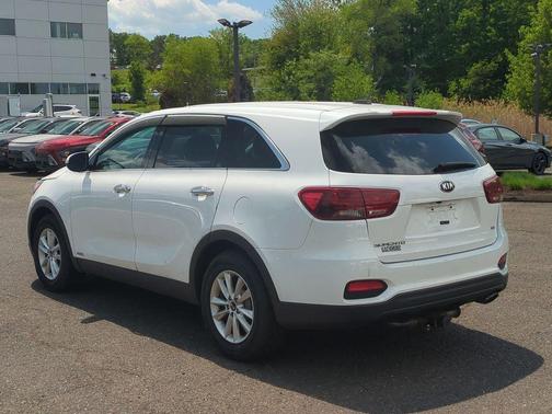 Snow White Pearl 2019 Kia Sorento LX