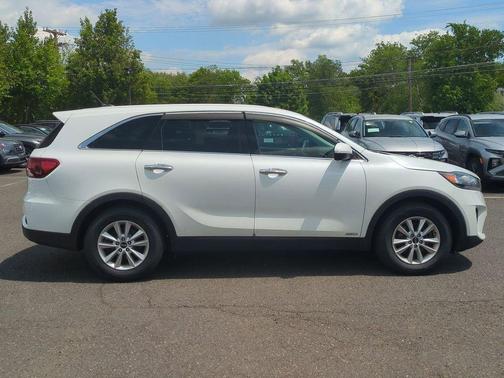 Snow White Pearl 2019 Kia Sorento LX