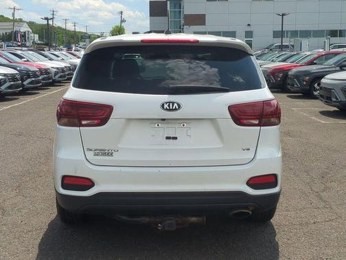 Snow White Pearl 2019 Kia Sorento LX