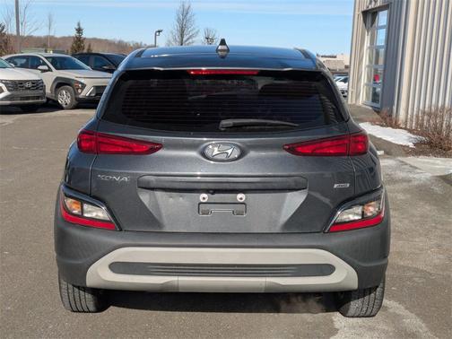 2022 Hyundai KONA SE