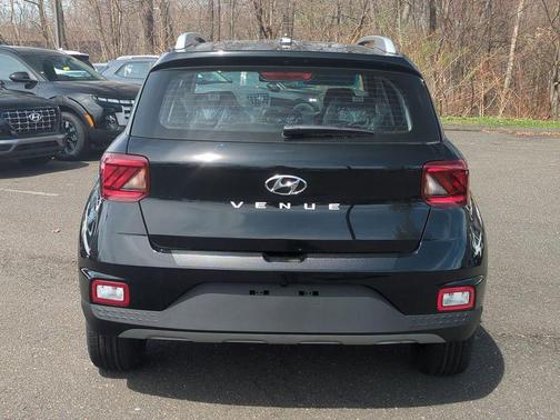 Onyx Black 2026 Hyundai VENUE SEL