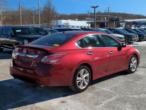 Cayenne Red 2014 Nissan Altima 2.5 SL