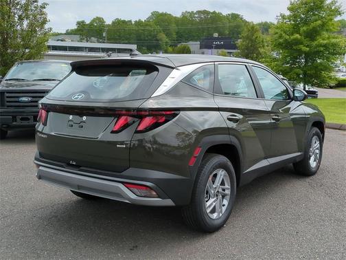 2025 Hyundai TUCSON SE