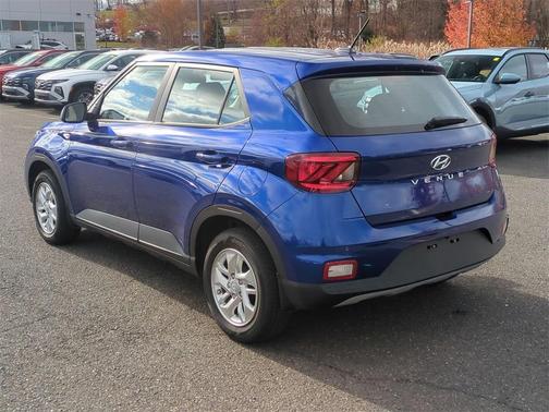 2023 Hyundai VENUE SE