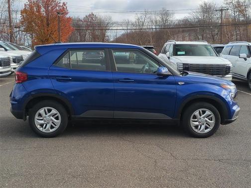 2023 Hyundai VENUE SE