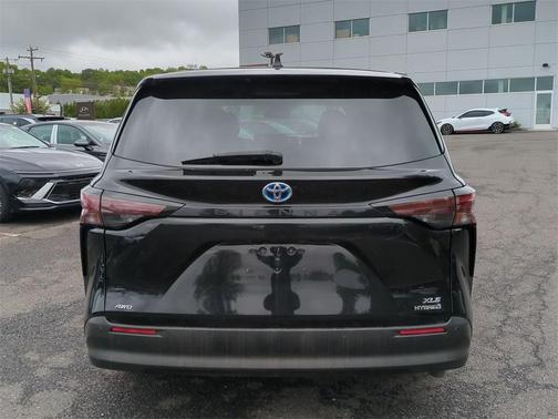 2023 Toyota Sienna XLE