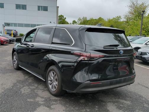 2023 Toyota Sienna XLE