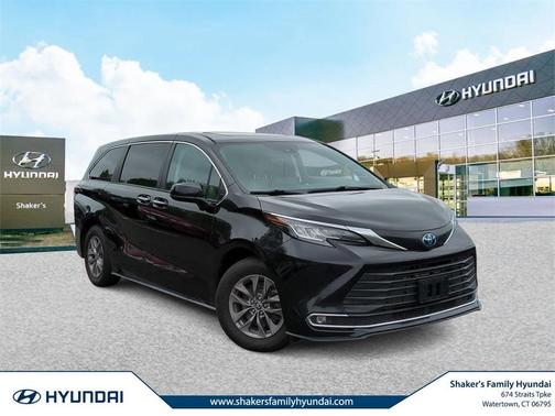 2023 Toyota Sienna XLE