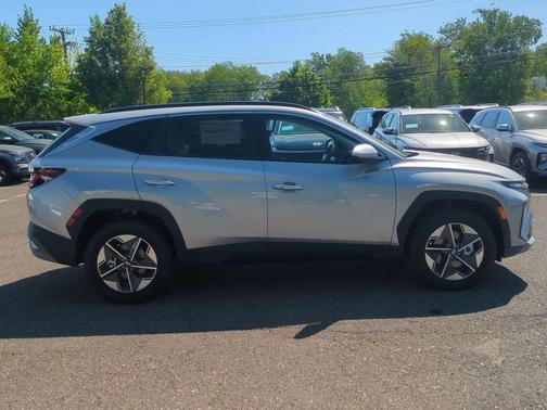 Shimmering Silver 2026 Hyundai TUCSON SEL