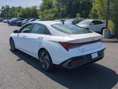 2024 Hyundai ELANTRA HEV Limited
