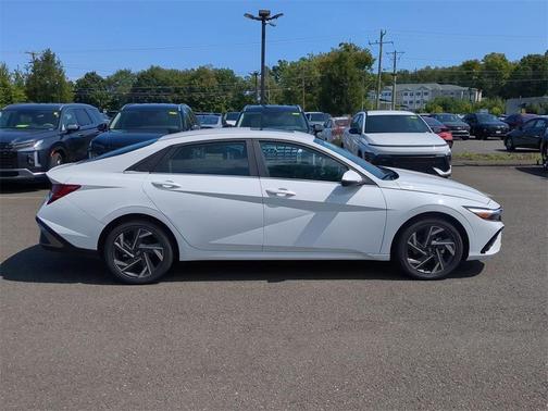 2024 Hyundai ELANTRA HEV Limited