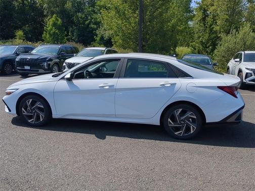 2024 Hyundai ELANTRA HEV Limited