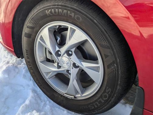 2022 Hyundai ELANTRA SE