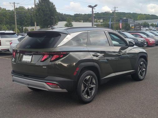 Green 2025 Hyundai TUCSON SEL