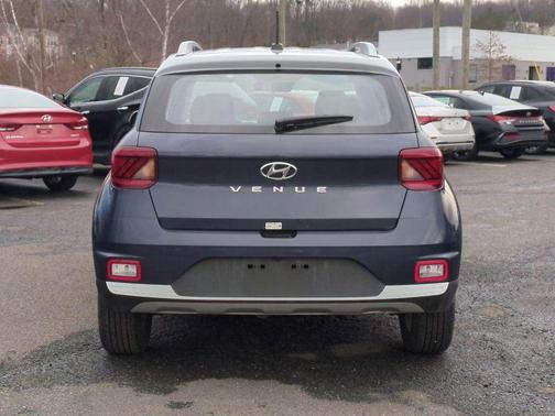 2025 Hyundai VENUE Limited