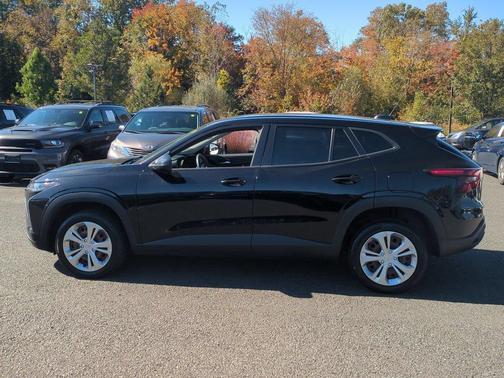 Mosaic Black Metallic 2024 Chevrolet Trax LS