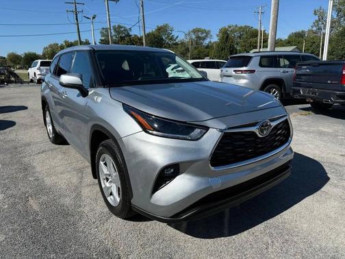 2022 Toyota Highlander LE