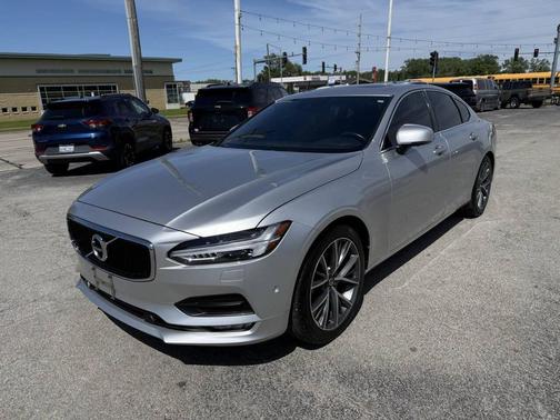 Bright Silver Metallic 2017 Volvo S90 T5 Momentum