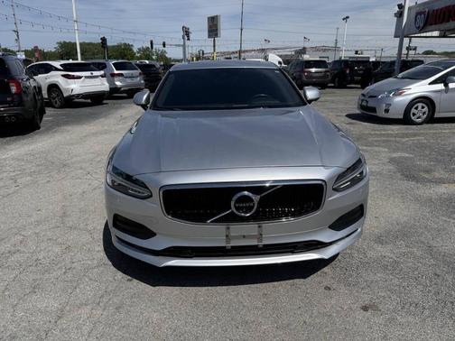 Bright Silver Metallic 2017 Volvo S90 T5 Momentum